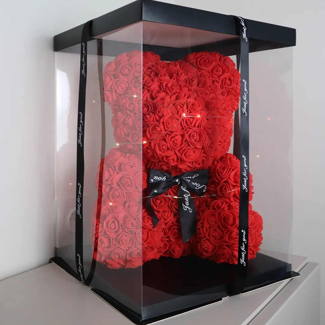 Miś z róż w eleganckim pudełku prezentowym – 22 cm / 35 cm / 35 cm z girlandą LED
