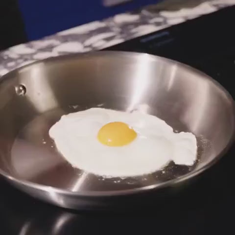 Załaduj wideo: Zestaw patelni 2 sztuki + 1 GRATIS